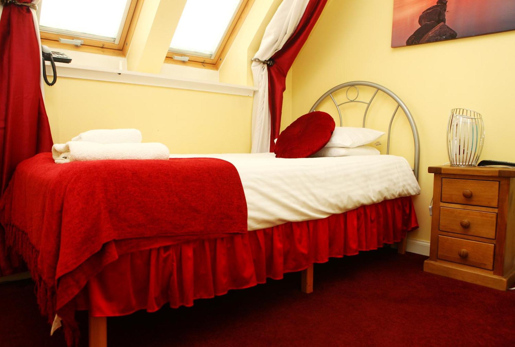 โรสเมาท์ พาเลซ Bed & Breakfast แอเบอร์ดีน ภายนอก รูปภาพ